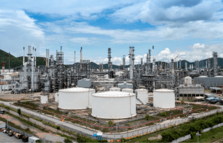 ¿Qué pasos se requiere para implementar un programa de lubricación industrial?